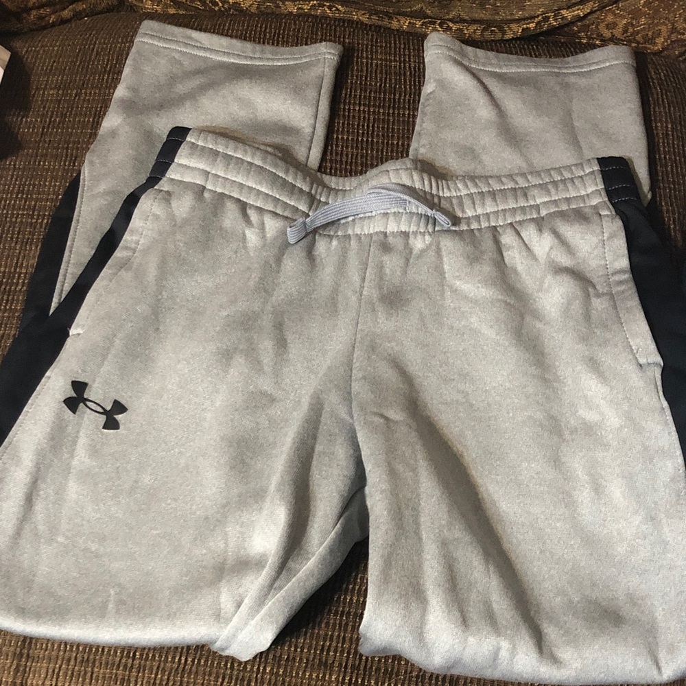 Under Armour sweatpants in YXL